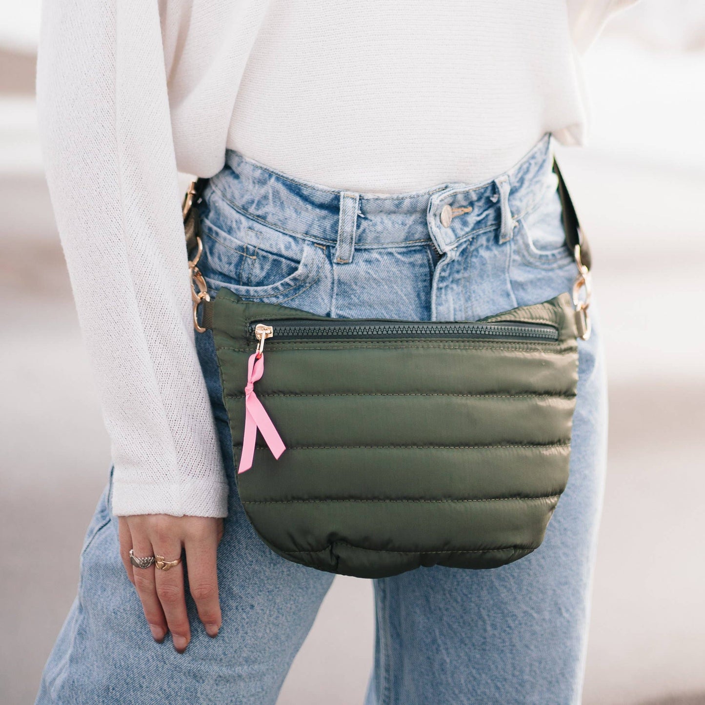 The Jolie Puffer Belt Bag camo