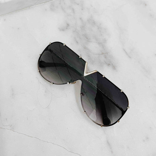 Jersey Sunglasses: Black Lens